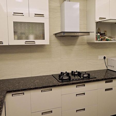 Woodpecker Service Apartments - Green Park Nowe Delhi Zewnętrze zdjęcie
