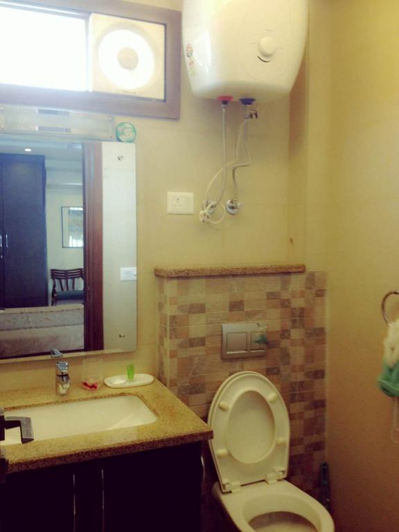 Woodpecker Service Apartments - Green Park Nowe Delhi Zewnętrze zdjęcie