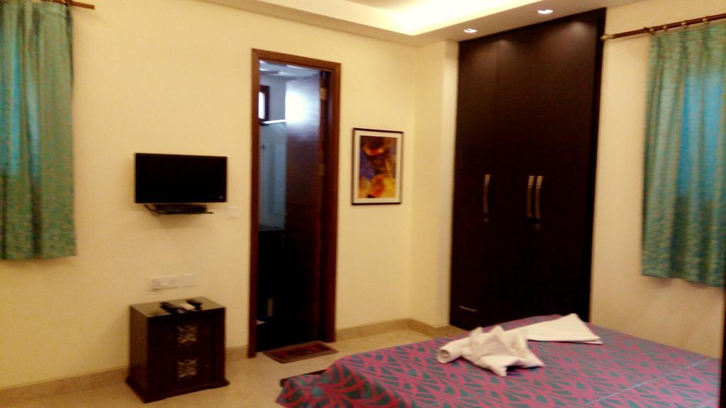 Woodpecker Service Apartments - Green Park Nowe Delhi Zewnętrze zdjęcie